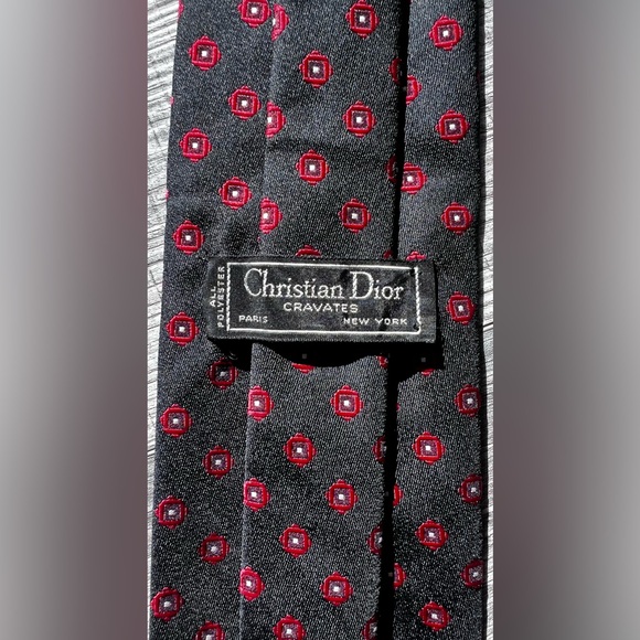 Dior Black and Red Silk Tie with Classic Pattern - Picture 5 of 10